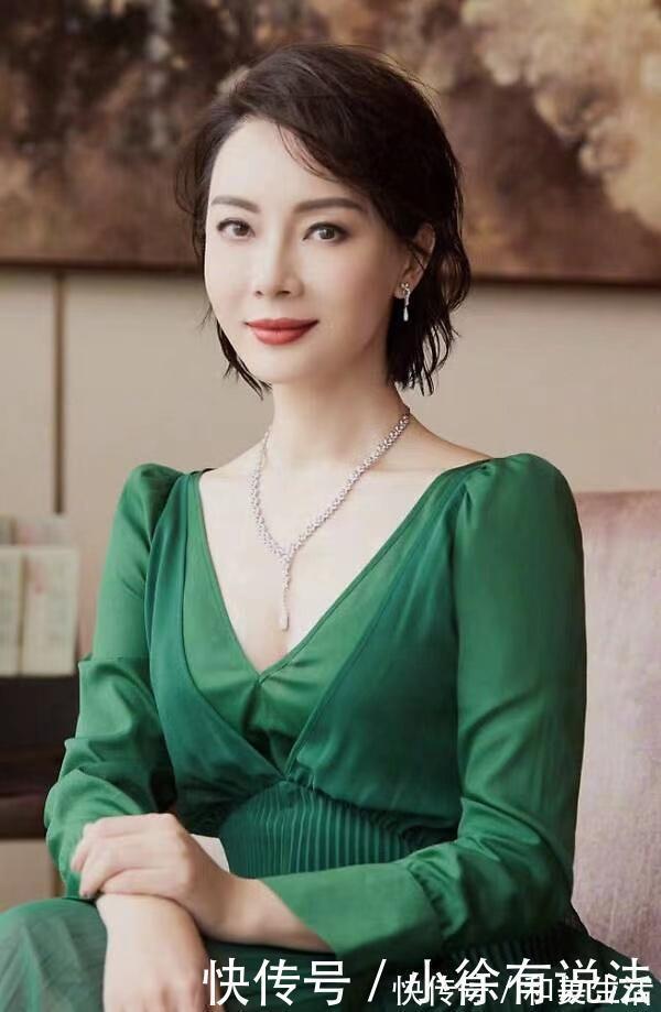 打理 女人过了三十岁,不要轻易烫这三种发型,太显老气,还不好配衣服