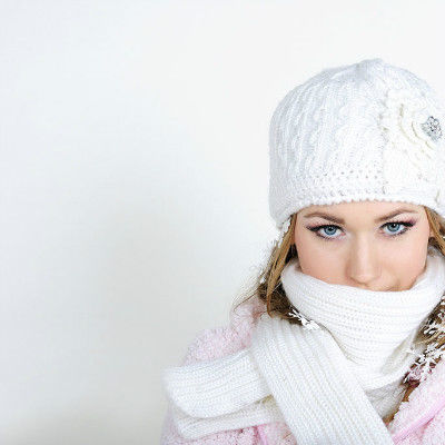 一觉醒来脸上突然长痘了!怎么回事?