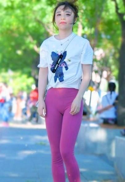 穿搭|美女穿搭:可爱性感的紧身打底裤小姐姐,秀出青春活力范