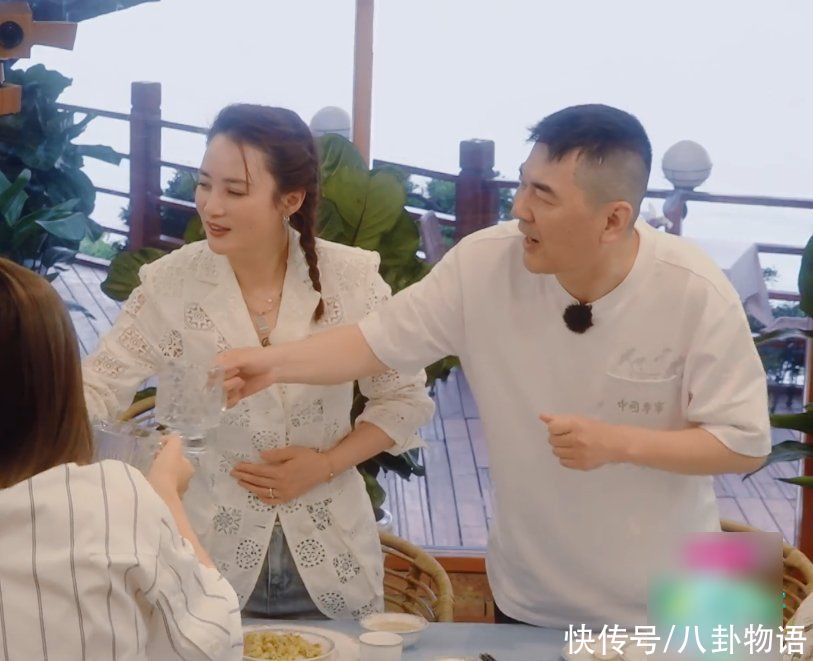 陳建斌|蔣勤勤要求在家不坐床上，再看陳建斌對此的態度，家庭地位很顯然