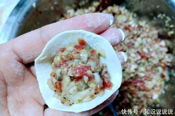 饺子馅用“它”当做馅料，营养美味汁水足，大人孩子抢着吃！