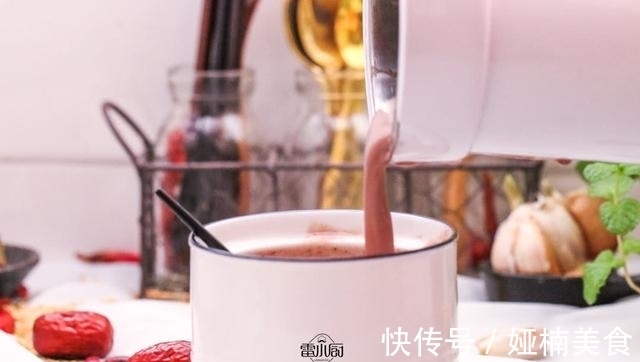 别整天喝牛奶了，它比牛奶强多了，热乎乎的每天喝一杯，又暖和！