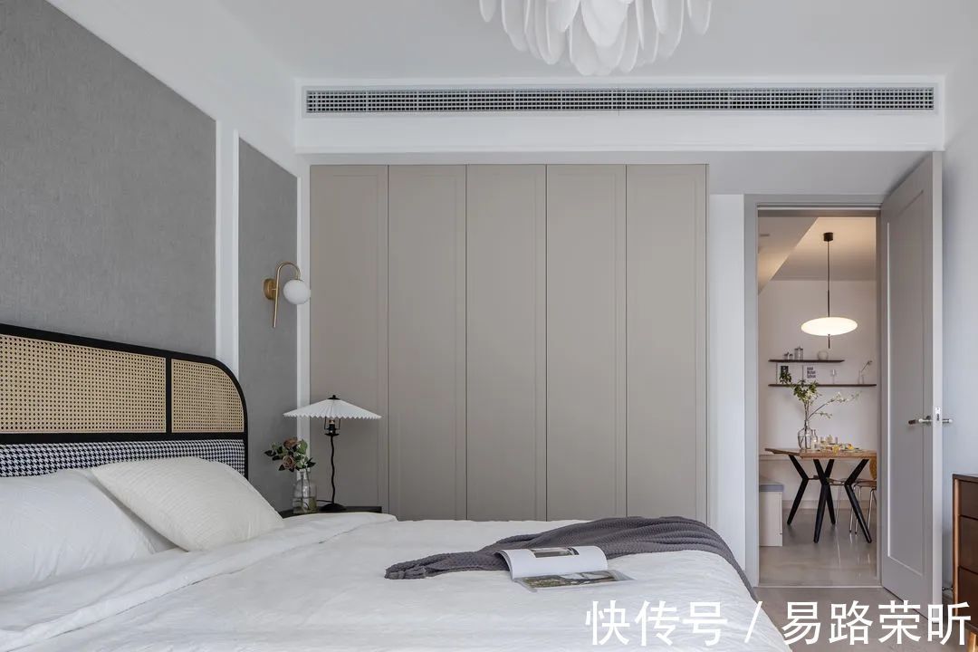 收纳| 整屋以燕麦色、暖灰色和原木色为主,整体空间呈现出休闲舒适、温暖自愈的视觉效果