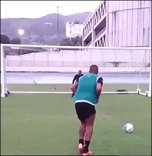 |搞笑GIF段子:时光流转到现在事实证明,不要轻易借给别人钱