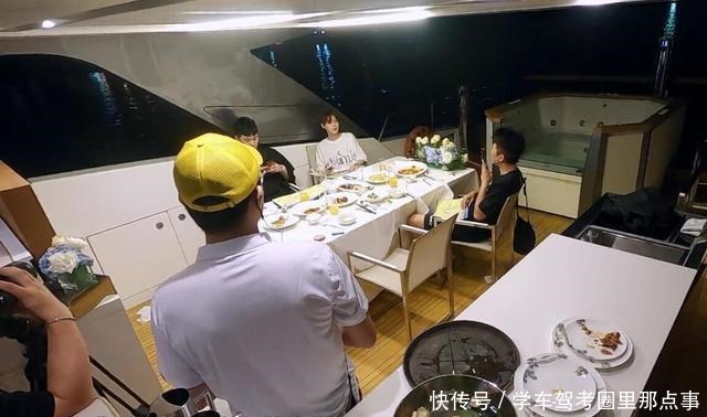 《哈哈》首播三处细节剧本明显,鹿晗一个动作撕下节目组作秀面纱