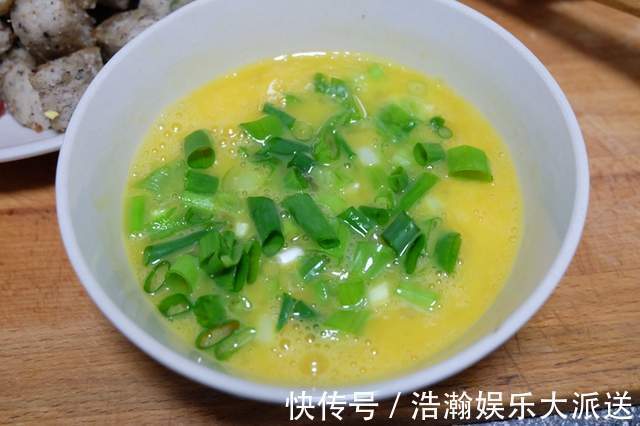 步骤|馒头也能做披萨，步骤简单，香软拉丝，10分钟就能搞定