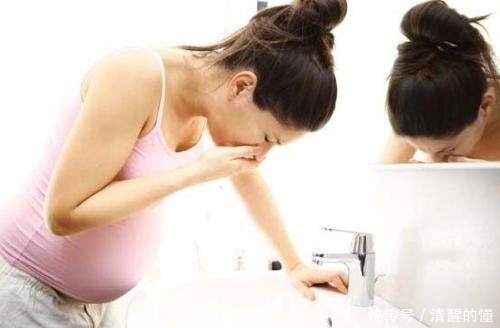 丈夫|怀孕三个月肚子大到走不动路,检查后医生说奇迹,陪产丈夫大哭!