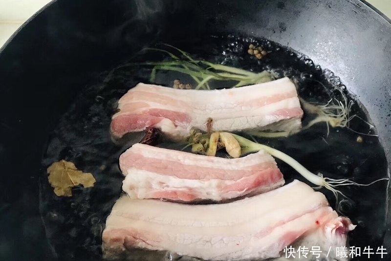 脆皮|网红版脆皮五花肉，外酥里嫩肥而不腻，关键是做法还简单