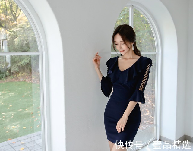 深海|女神孙允珠高清时尚搭配:幻烟幽蓝深海神秘阔袖包臀裙