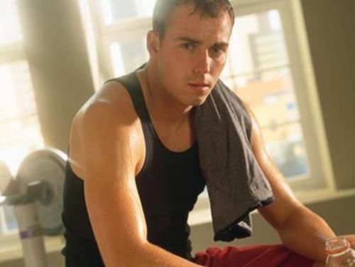 男性朋友|男性若每天坚持深蹲50次，会发生哪些改变？