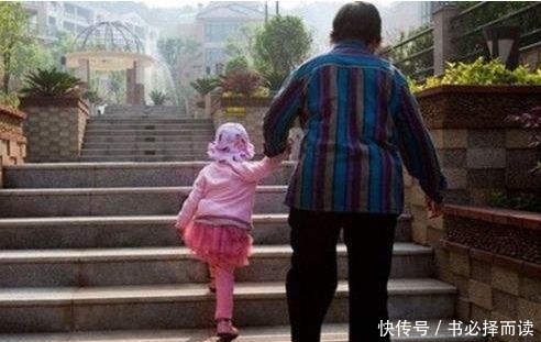 缺点|老人带娃全是缺点?话别说太满,他们带娃的优点有几个父母能做到