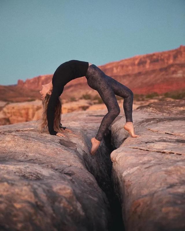 坐骨|西雅图“大妈”修炼瑜伽7年,50岁状态逆生长,身材不输少女