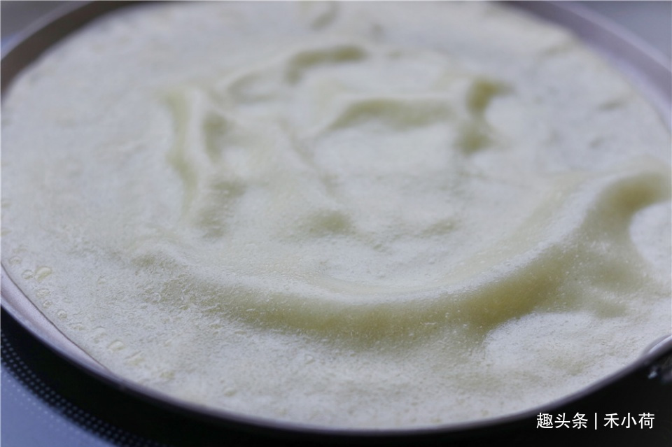 婆婆买一箱芒果吃不完,做成蛋糕香甜细腻,女儿一口气吃3块