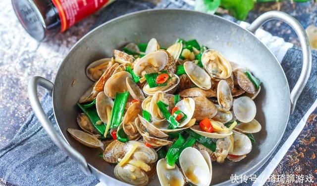 花蛤好吃沙子多教你一招,摇一摇5分钟,吐沙干净没腥味