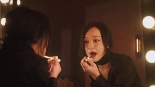 惨遭|周迅公然“蹭热度”惨遭炮轰？网友：真替她感到不值！