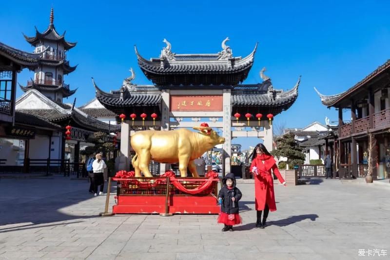 老年|走进富有年味的周庄