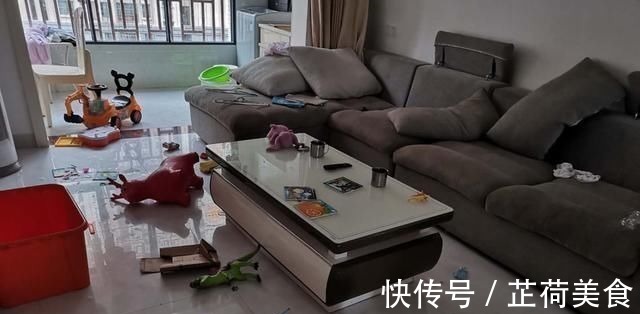 媳妇|娶了个邋遢媳妇,32万装修的新房半年乱成狗窝,客厅不堪入目