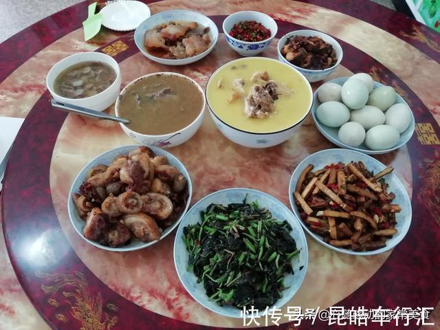 蒜蓉辣椒|孩子过生日,奶奶做了一桌菜,朋友圈火了,网友:我也想过生日了