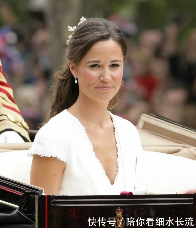 凯特王妃 凯特的38岁妹妹衰老到不敢认!踩高跟鞋走路带风,比46岁老公憔悴