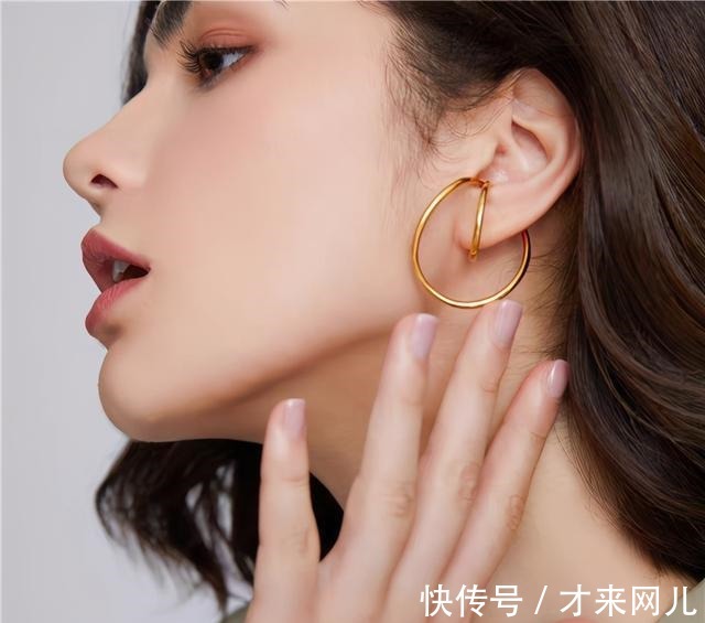 丝巾 最近流行一种风格,叫“心机女孩的不心机穿搭”,照搬着用就很美!