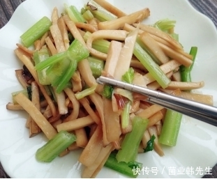 翻炒均匀|芹菜——杏鲍菇的最佳搭配
