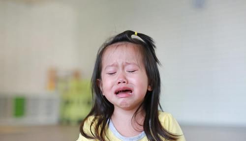 不听话|孩子被打后若有这些反应,实际上是在“求救”,请家长们别再打了