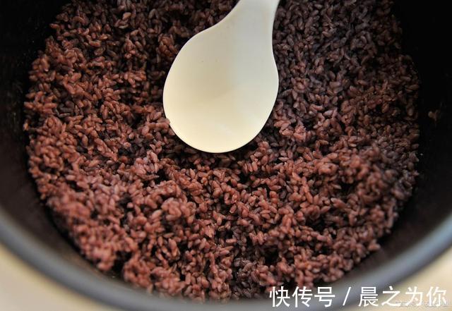 训练|韩国健身模特腰细臀大,完美腰臀比只是腹部训练就可以做到?