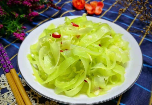  块钱|做凉拌菜，首选这个菜，比黄瓜脆，比萝卜甜，一斤才要2块钱