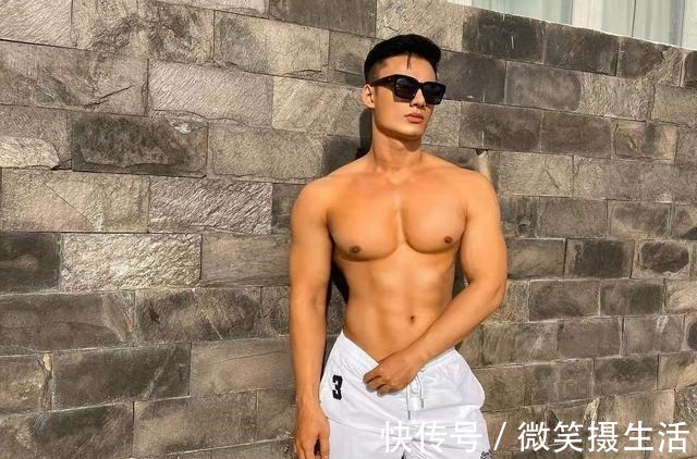 肌肉型男|肌肉男好酷,大只的胸肌好吸睛,真想靠在他的胸膛被他悉心呵护!