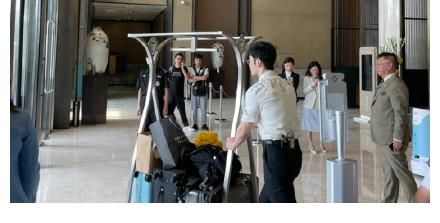 晓明哥|《中餐厅5》路透：黄晓明戴金边眼镜身材有型，丁真龚俊也加盟