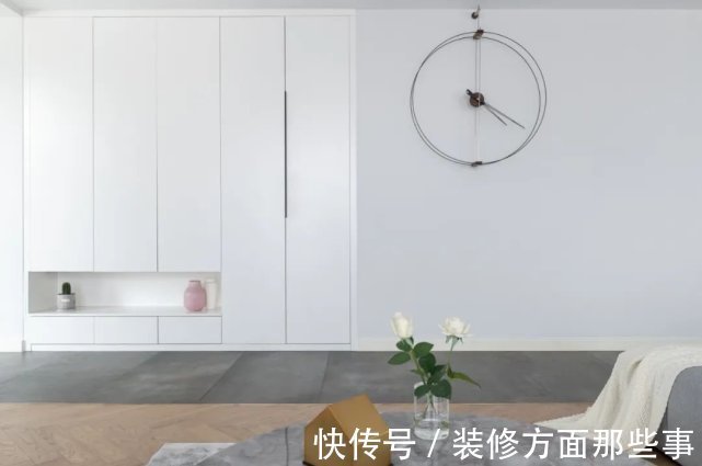 私密性|110平现代风三居室,全屋以白色为基调阳光透进来,非常惬意