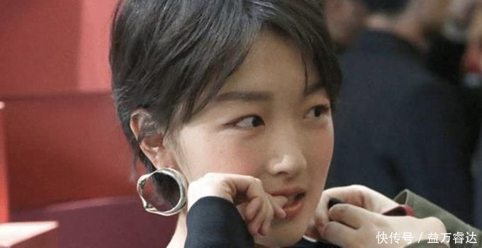 心理|从小“咬指甲”的孩子,长大后会怎样?专家坦言:逃不开2种结局