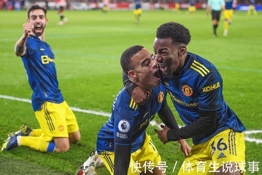 英超|3-1,反弹了!英超争四队拒绝冷门,被射18脚仍能赢,C罗罕见发飙