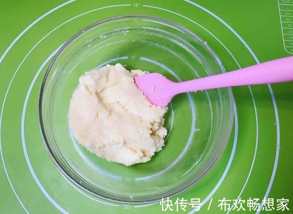 自己做的手撕椰蓉吐司，吃一年都不腻，学会后再也不用跑面包店了