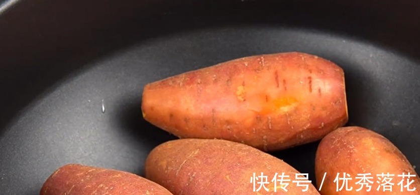 想吃烤红薯没有烤箱也能做！香甜软糯还“流糖”，不输外面卖的！