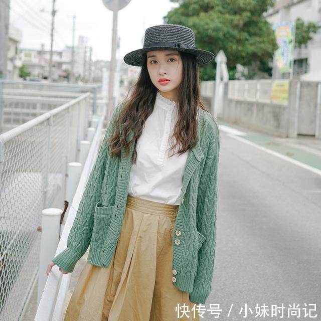 春天 慵懒气息浓郁的针织开衫,是这春天的必备