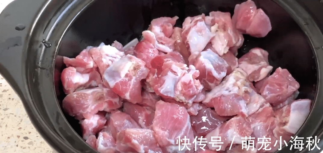 正确做法|炖排骨时，有人先焯水，有人直接炖，大厨：都不对，教你正确做法