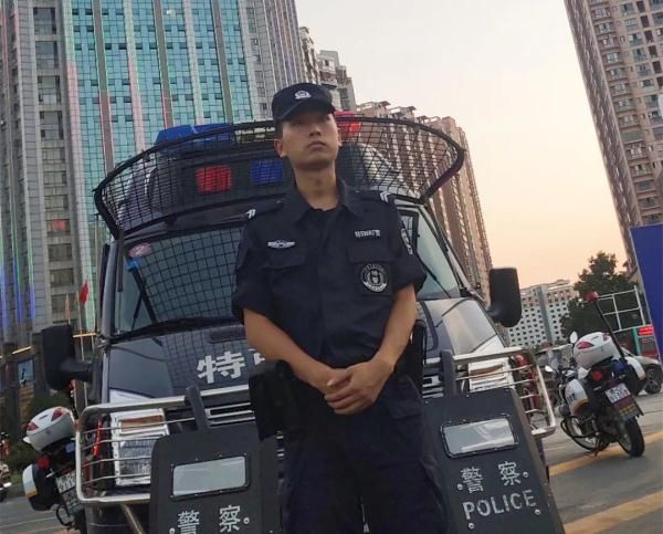 杨令|千人送别辅警杨令