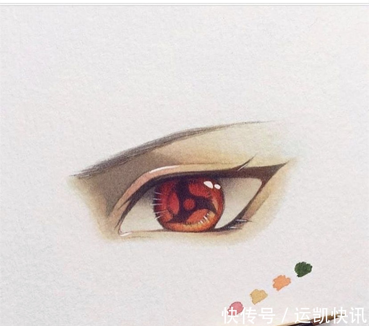 眼妆&画师展示出画人物眼睛的专业画笔,这下可以给自己画不好找理由了