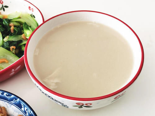 70后夫妻晒午餐,4菜1汤好吃不贵,网友:这才是家的味道