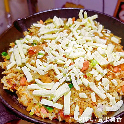 泡菜炒饭|让人闻香止步的芝士泡菜炒饭