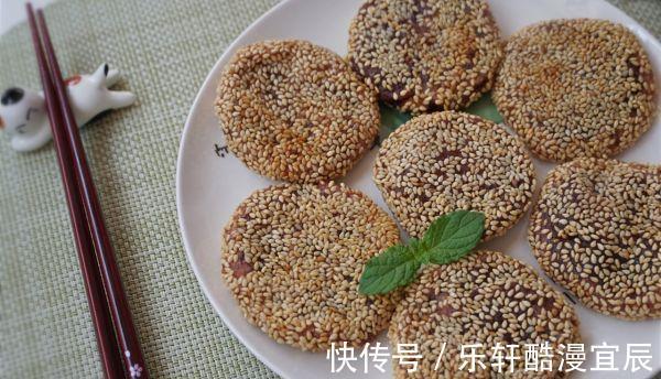 豆沙|夜市地摊需要排队才能买到的紫薯豆沙饼，在家10分钟能做1大盘