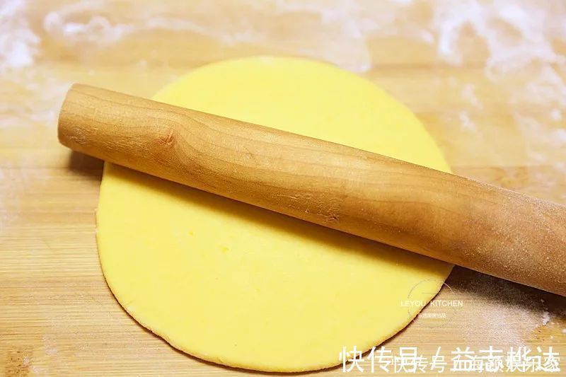 豆沙馅|多捏几下，豆沙包和花一样漂亮，过年端上桌，全家抢着拍照