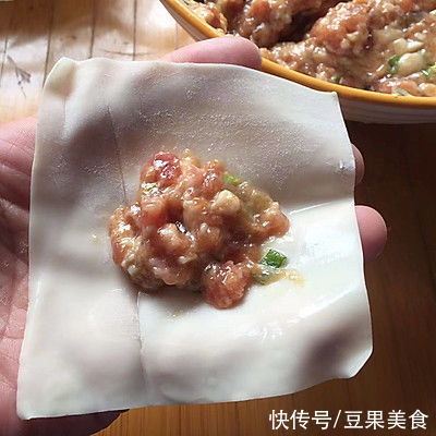 虾仁|好吃的鲜肉馄饨是这样做的，营养美味，看一遍就会