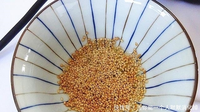 这是孩子最喜欢的早餐,10分钟上桌,香甜酥脆,每次至少吃5串!