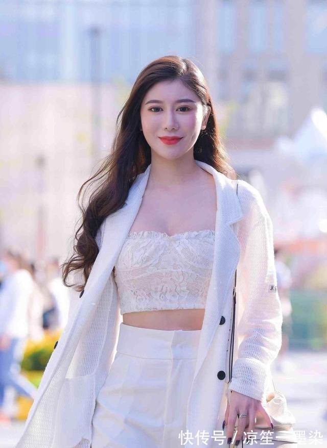 显瘦 光彩夺目的打底裤显瘦好搭配,显得身材妩媚动人,清爽舒适!