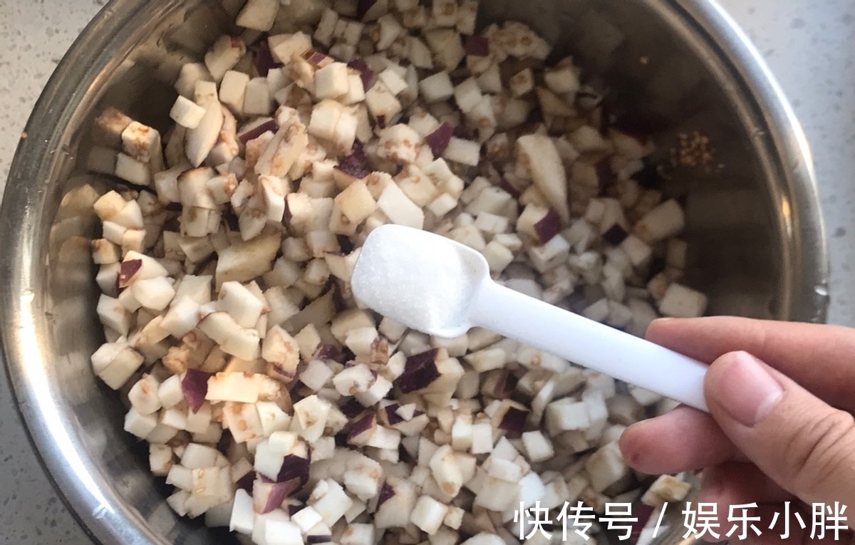 鲜美|立秋后,此菜抓紧吃,才几毛钱1斤,做成包子,格外鲜美
