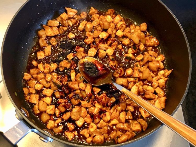 早上来一份香喷喷的酱肉包，香味浓郁，连吃几天都不腻