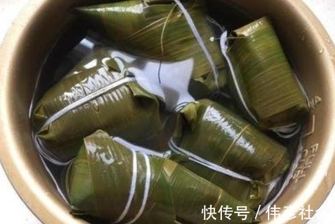 食用碱|煮粽子,用啥水很关键!大厨教你3窍门,粽子软糯不夹生,不开裂