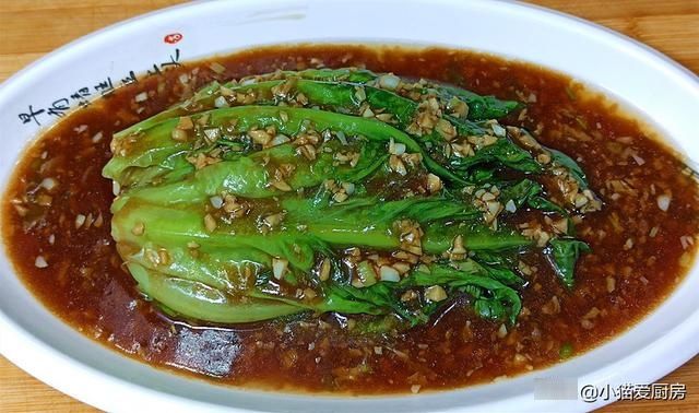 蚝油生菜很多人做错了，教几个小技巧，脆嫩鲜香不发黑，特爽口